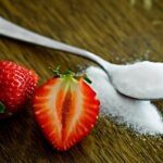Simple sugars, such as fructose found in drinks such as sodas, juices, and sweet tea, are high in fructose.